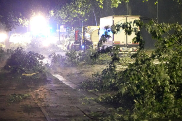 furtuna care a facut ravagii in romania a provocat pagube masive si in polonia bilantul varsoviei dupa evenimentele meteo violente 6a464f0557944
