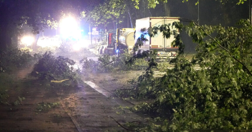 furtuna care a facut ravagii in romania a provocat pagube masive si in polonia bilantul varsoviei dupa evenimentele meteo violente 6a464f0557944