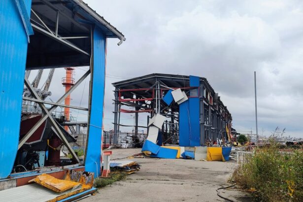 galerie foto video urmarile exploziei dronei din portul constanta cum arata sediul arsvom si halele nu au fost evaluate si nu au fost alocate fonduri 6a61e3b917cd5