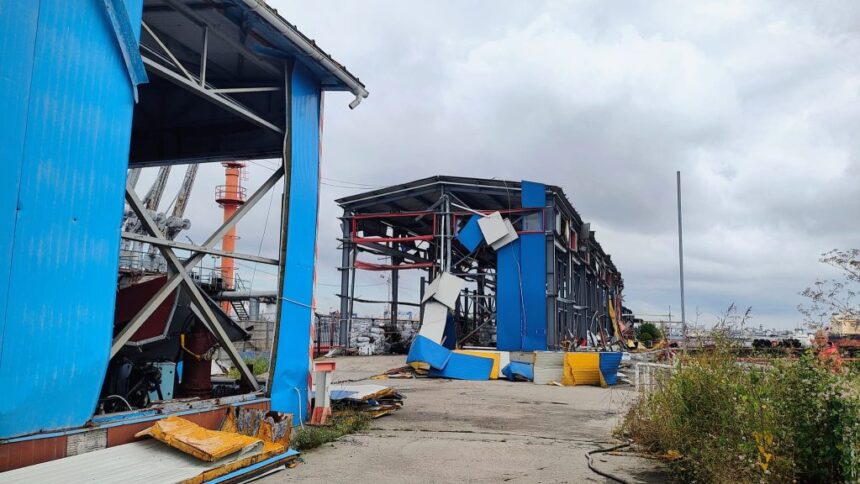 galerie foto video urmarile exploziei dronei din portul constanta cum arata sediul arsvom si halele nu au fost evaluate si nu au fost alocate fonduri 6a61e3b917cd5
