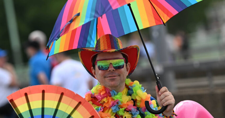 germania 1 milion de spectatori la parada pride de la koln cea mai mare manifestatie in favoarea democratiei din tara noastra 6a4a4e144cf8a