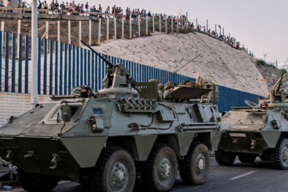 live text spania trimite trupe in ceuta frontiera e in colaps total 60 000 de migranti au intrat in exclava reactia uniunii europene 6a6ca6a0a2b53