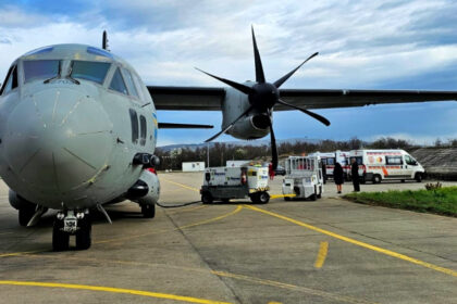 misiune umanitara a fortelor aeriene romane pacient cu arsuri transferat in belgia cu o aeronava c 27j spartan 6a55e1bd7ffb4