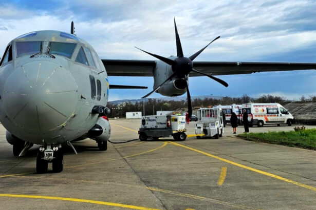 misiune umanitara a fortelor aeriene romane pacient cu arsuri transferat in belgia cu o aeronava c 27j spartan 6a55e1bd7ffb4