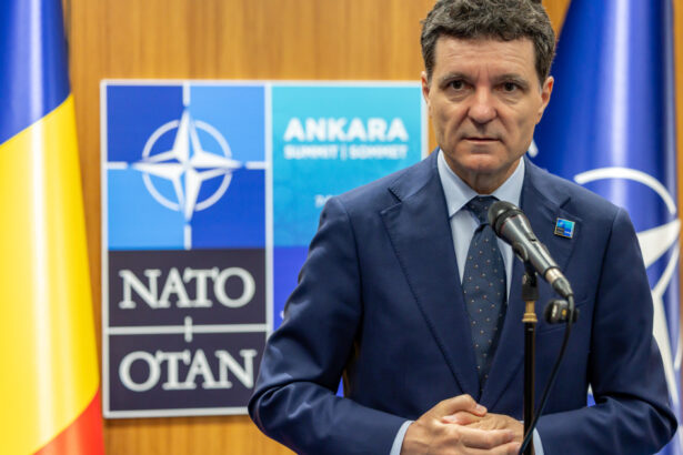 nicusor dan anunta ce va face cu pistolul primit cadou de la erdogan la summitul nato de la ankara 6a4f827f99036