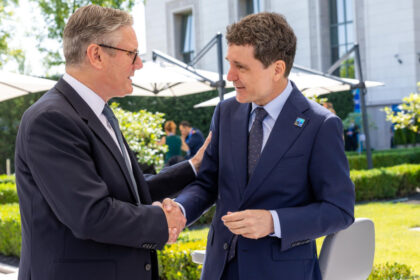 nicusor dan s a intalnit cu keir starmer la summitul nato ce au convenit cei doi 6a4e2672eb291