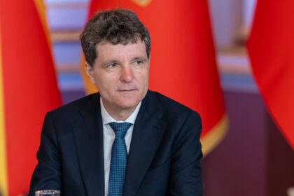 nicusor dan solutia pentru criza politica este la partide ce crede despre varianta cu patru guverne succesive 6a59080979da1