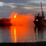 nicusor dan spune ca petrolierul care a luat foc in apropiere de sulina a fost lovit de o drona cel mai probabil in contextul razboiului pornit de rusia 6a5f1a0b104cf