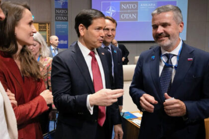 oana toiu romania este statul aliat cu cea mai mare granita cu razboiul din est ce solicita la summitul nato 6a4e22ec2b056