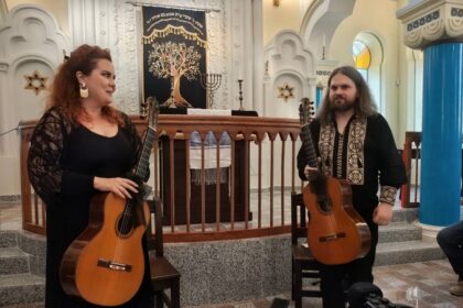 peste 170 de persoane au participat la concertul duo kitharsis rapsodia romana de george enescu a rasunat in sinagoga din constanta 6a517939ed051