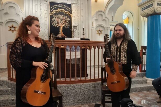 peste 170 de persoane au participat la concertul duo kitharsis rapsodia romana de george enescu a rasunat in sinagoga din constanta 6a517939ed051