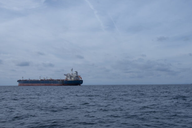 petrolier din flota fantoma a rusiei suspectat ca a provocat o scurgere de petrol in largul omanului 6a5b4e6f2b981