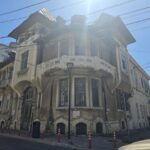 planuri schimbate radical in cazul unei cladiri care atrage toate privirile investitorul pregateste transformarea se dorea initial o clinica medicala 6a515e7b3818f