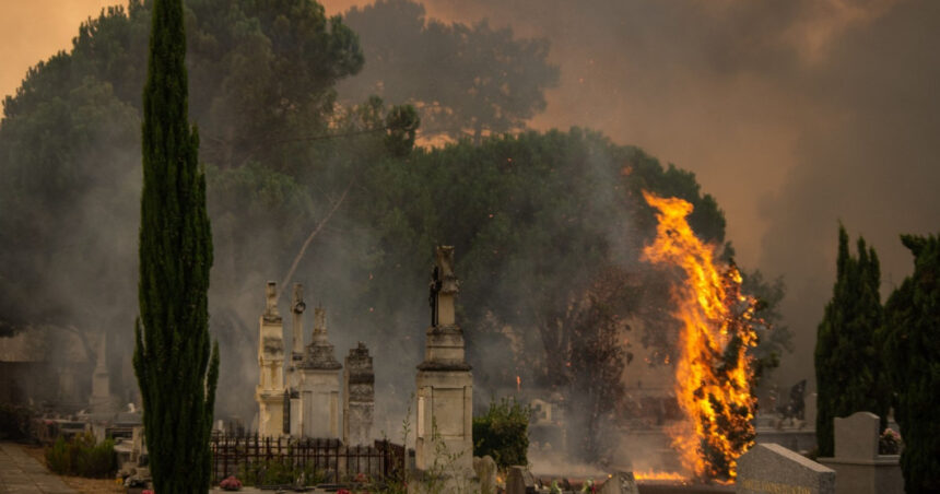 pompierii romani vor continua inca doua saptamani misiunea de sprijin pentru stingerea incendiilor din franta 6a68534376291