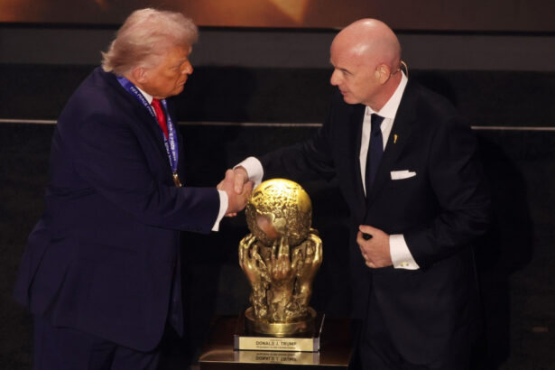 prima reactie a sefului fifa in scandalul cartonasului rosu anulat ce spune infantino despre telefonul de la trump 6a4cae46ae07e