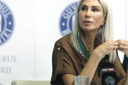 raluca turcan in loc sa contribuie la corectarea proiectul legii salarizarii psd prefera sa il saboteze politic atac la grindeanu 6a64bda2eb59c