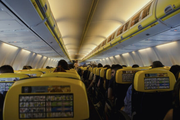 sotia sarbului care a fost la un pas de a fi aspirat afara dintr un avion povesteste momentele de groaza prin care a trecut 6a560f717b14e