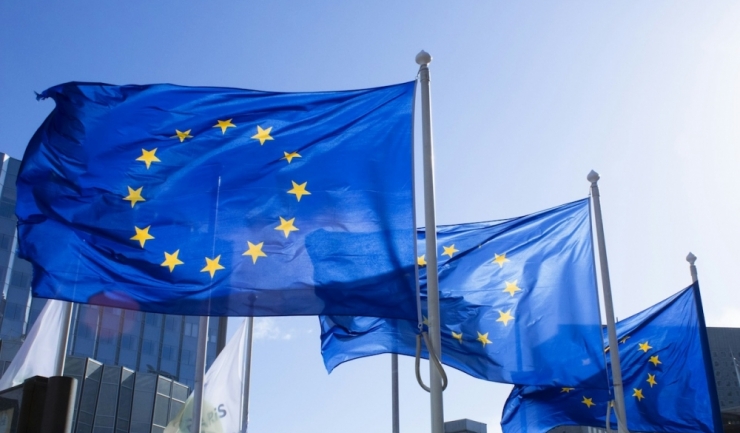 taxa vamala de 3 euro pentru coletele mici care intra in ue masura vizeaza cumparaturile online din afara spatiului comunitar 6a44ec64eaf33