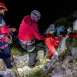 trei turisti straini care au urcat pe munte fara echipament potrivit au fost salvati dupa o misiune de sapte ore a salvamontistilor 6a4d02a55a057