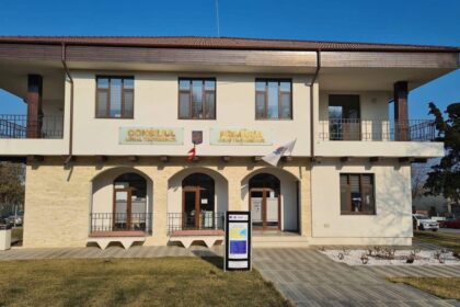 un cunoscut afacerist din constanta cu lipici la contracte a prins si lucrarile de la centrul social de zi din techirghiol 6a4ace11df71b