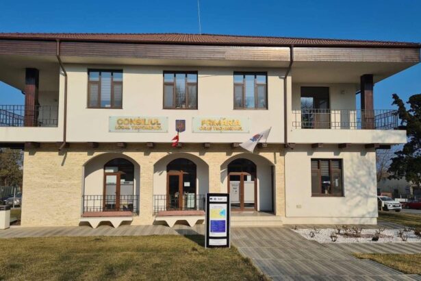 un cunoscut afacerist din constanta cu lipici la contracte a prins si lucrarile de la centrul social de zi din techirghiol 6a4ace11df71b
