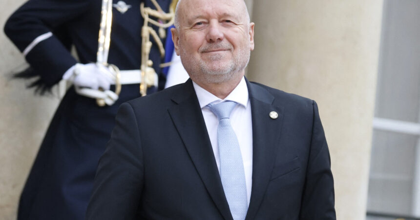 un fost ministru bulgar critica politica de achizitii a sofiei romanii au cumparat f 16 la mana a doua si cu ele doboara acum dronele 6a675d1d45f1a