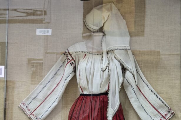 video din dragoste pentru dobrogea camasa traditionala modele si detalii inedite 6a502eca0f14d