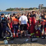 video galerie foto persoana inconstienta scoasa din mare in zona golful reyna din constanta 6a6cc092e660d