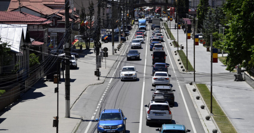 video trafic intens spre bucuresti se circula in coloana pe valea prahovei si autostrada soarelui rute alternative recomandate 6a53b2c0dbd33