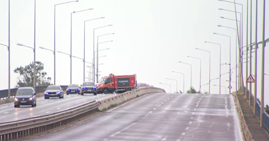 video trafic reluat pe dn1 dupa restrictiile impuse din cauza riscului de prabusire a unui stalp pe pasarela ikea 6a455ff2c929b