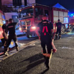videofoto pompierii romani au intervenit pentru a salva locuinte amenintate de incendiile din franta misiunea continua in conditii dificile 6a4b523809ad9