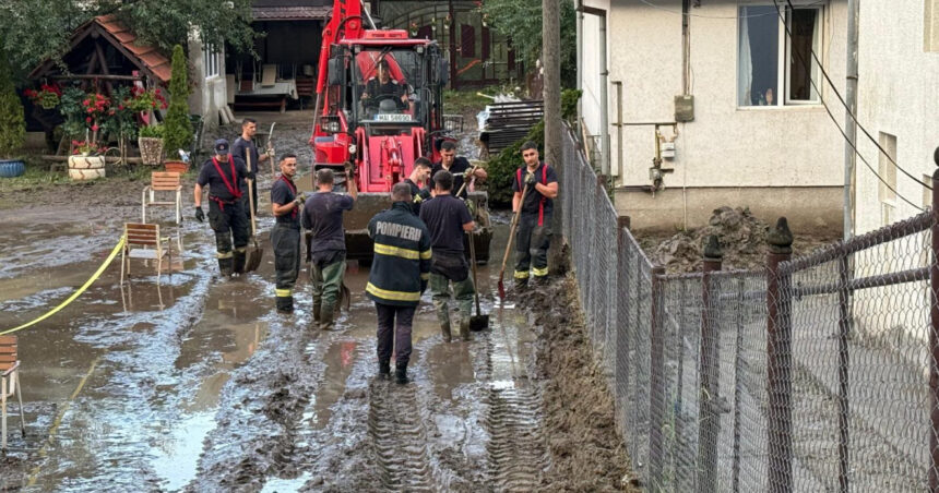 videofoto viiturile au lovit mai multe judete zeci de case inundate drumuri blocate si alunecari de teren intervin aproape 200 de pompieri 6a5f0e2b5916c