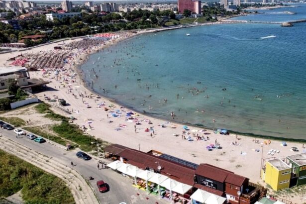 absurditate pe litoral primaria mangalia obligata de abadl sa interzica sezlongurile hotelierilor pe care tot ea ii sustine 6a7ce6f62296a