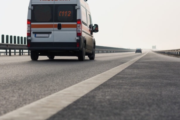 accident in brasov o ambulanta aflata in misiune s a ciocnit cu un autoturism cinci persoane au ajuns la spital 6a8999922ba2d