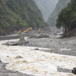 alerta la granita dintre china si nepal lacul format dupa prabusirea unui ghetar a inceput sa se reverse salvatorii au fost retrasi 6a9131c13a374