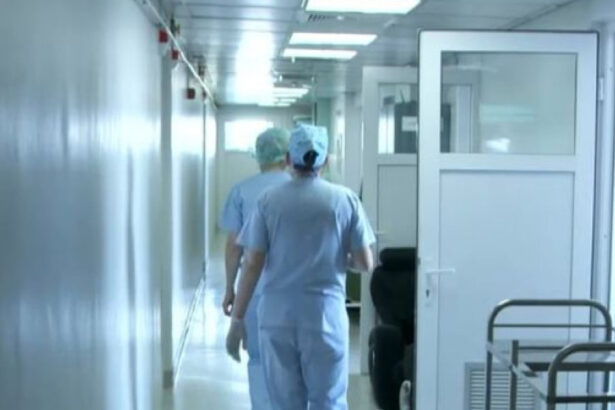 ancheta la un spital din cauza numarului mare de concedii medicale in plin sezon estival unul din 10 angajati a anuntat ca e bolnav 6a743b46d2541