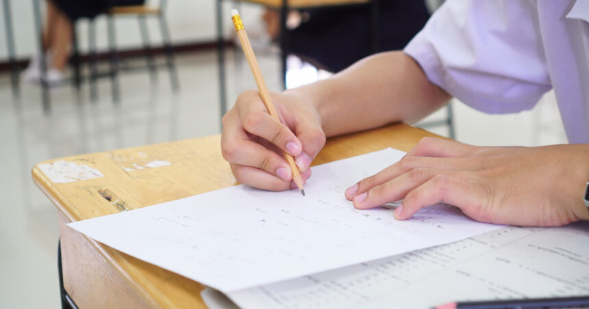 baremul de corectare la limba materna a fost publicat de ministerul educatiei cum se rezolvau subiectele de la bacalaureat 2026 6a7dbc10d2529