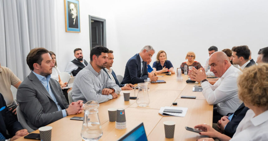 bolojan intalnire cu liderii pnl din sectoarele capitalei partidul trebuie sa fie prezent in comunitate permanent 6a8c9f033f1b3