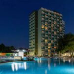 cu ce afaceristi a batut palma thr marea neagra pentru doua hoteluri si cati bani a incasat 6a94ac93118e0