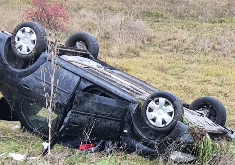 detalii incredibile de la accidentul din pecineaga au fost urmariri ca n filme si masini rasturnate autospeciala de politie a luat foc 6a86bc23a58a1