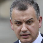exclusiv eugen tomac presedintele nu va promulga o lege prin care sa fie diminuate veniturile salariale pentru cei din educatie si sanatate 6a82bbc071fdc