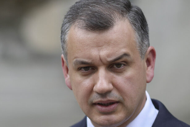 exclusiv eugen tomac presedintele nu va promulga o lege prin care sa fie diminuate veniturile salariale pentru cei din educatie si sanatate 6a82bbc071fdc