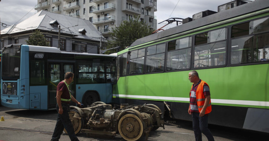 exclusiv sfatul lui titi aur pentru soferi dupa accidentul din medias ce trebuie sa faca daca un autobuz scapat de sub control vine spre ei 6a871d41d3781