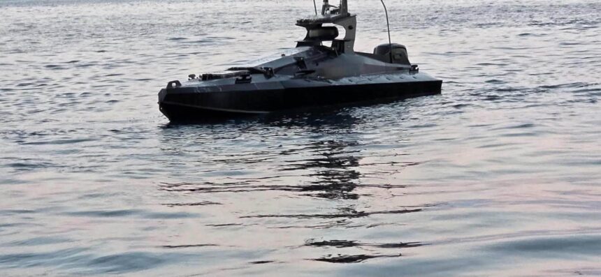foto drona marina incarcata cu explozibil distrusa langa neptun deep 6a86d4bfee0e4