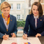 foto ministra oana toiu a inaugurat sediul ambasadei romaniei la riga intr un an aniversar pentru relatiile bilaterale 6a91cfeb10103