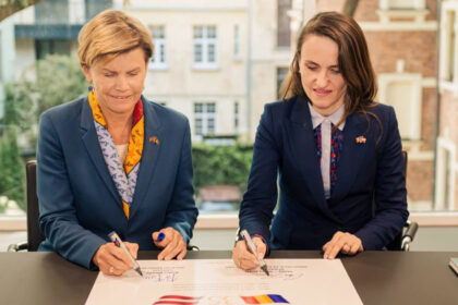 foto ministra oana toiu a inaugurat sediul ambasadei romaniei la riga intr un an aniversar pentru relatiile bilaterale 6a91cfeb10103
