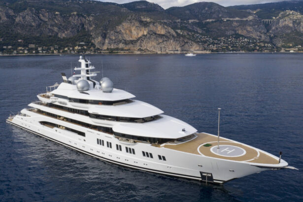 iahtul amadea confiscat de la un oligarh rus cumparat de un miliardar din dubai cat a platit si ce va face cu el noul proprietar 6a74cb68a6df9