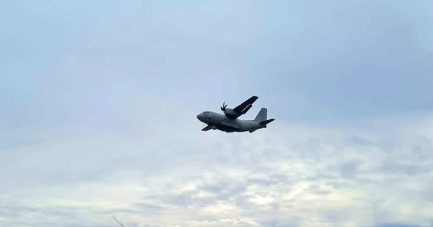 incidente cu parasutisti la buzau un militar a suferit o fractura iar altul a ramas agatat cu parasuta de avion 6a72e9c13f9e5