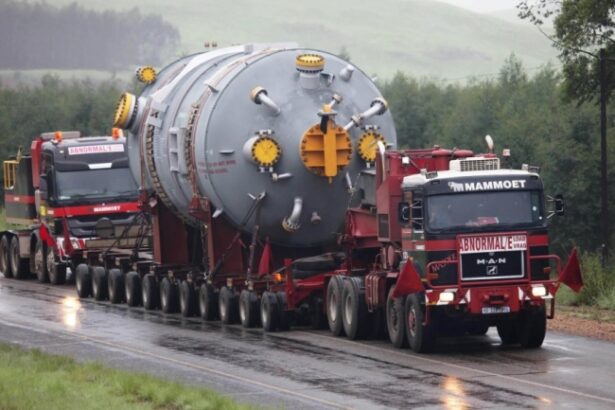 infotrafic patru transporturi agabaritice vor circula luni pe drumurile din tara 6a70ad48426cb