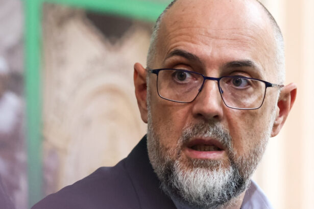 kelemen hunor despre legea salarizarii este o pierdere serioasa pentru tara dar pe termen lung pierderea ar fi putut fi mai mare 6a8f458c8d5a5